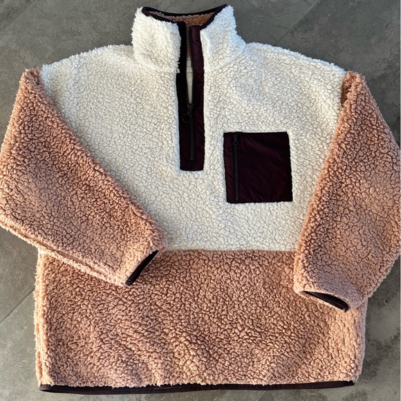 Lou & Grey Color-Block Sherpa Pullover Size: L - Picture 7 of 8